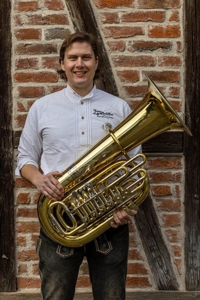 Johannes Michel an der Tuba