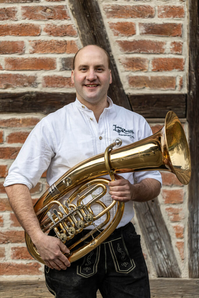 Manuel Schwaderer am Tenorhorn
